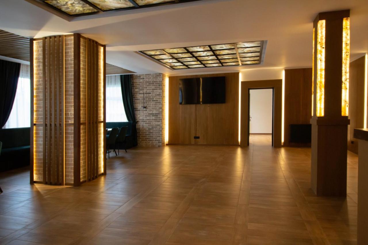 Hotel Berghaus Bucovina à Câmpulung Moldovenesc Extérieur photo